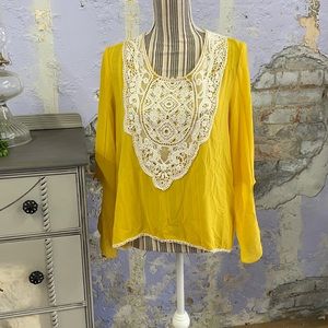 Umgee blouse size medium